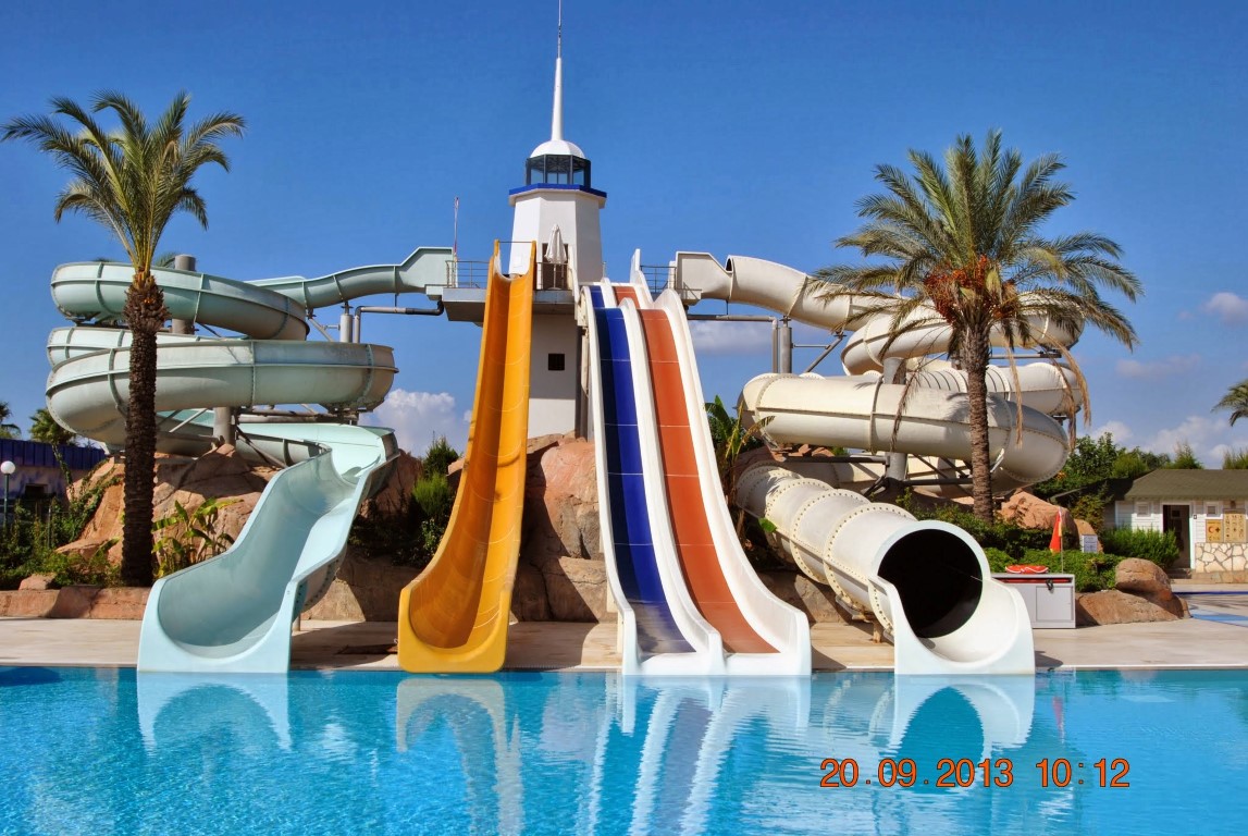 imagini hotel TITANIC LARA